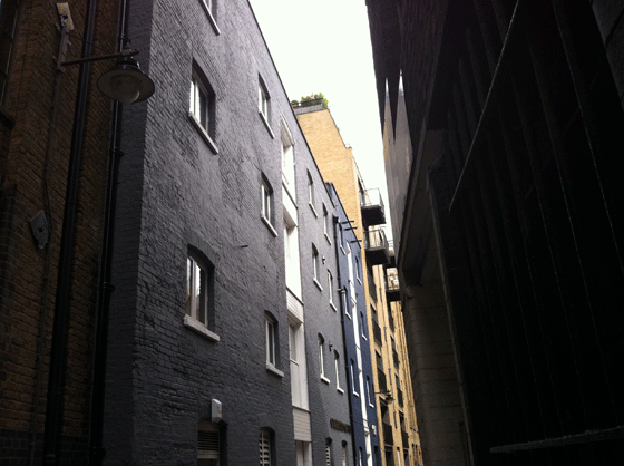 narrow streets of Southwark
