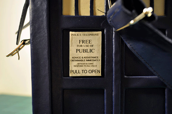 TARDIS purse by LIMOchi