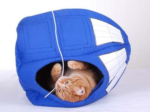TARDIS cat ball by Jennifer Schmidt