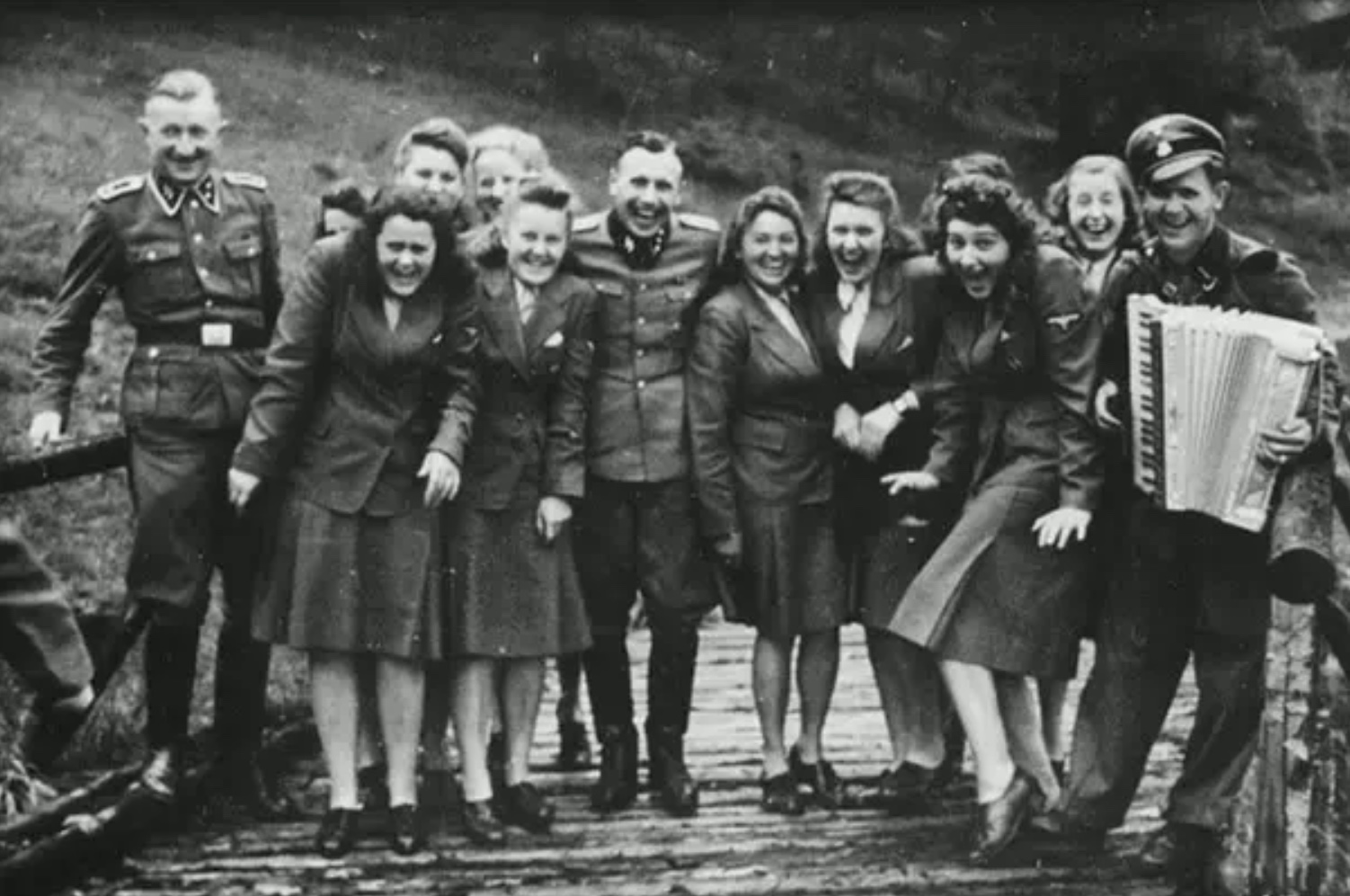 Nazis relaxing